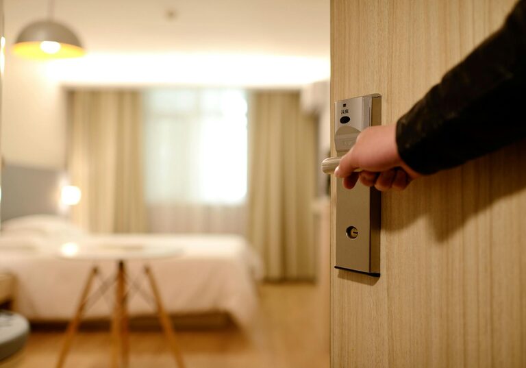 How to Set Up a Guest-Ready Space Quickly and Comfortably